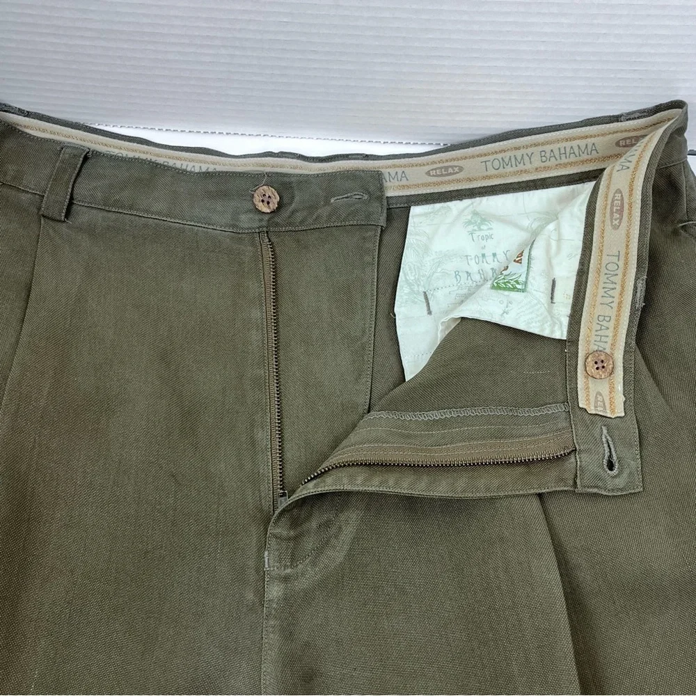 Tommy Bahama Men's Relax 100% Silk Pleated Bermuda Shorts Size 35; Beach, Cruise